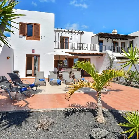 Puerto Chico 2 Apartment *